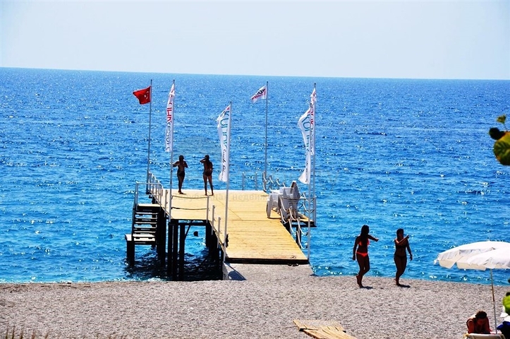 ضمن مجمع فاخر على البحر مباشرة -شقة 1+1 -في كارجي جاك / الانيا 