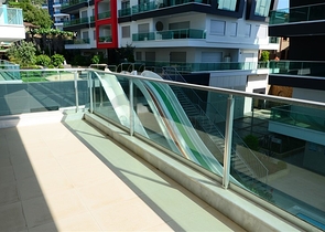 ضمن مجمع فاخر على البحر مباشرة -شقة 1+1 -في كارجي جاك / الانيا 