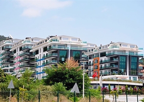 ضمن مجمع فاخر على البحر مباشرة -شقة 1+1 -في كارجي جاك / الانيا 