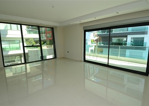 ضمن مجمع فاخر على البحر مباشرة -شقة 1+1 -في كارجي جاك / الانيا 