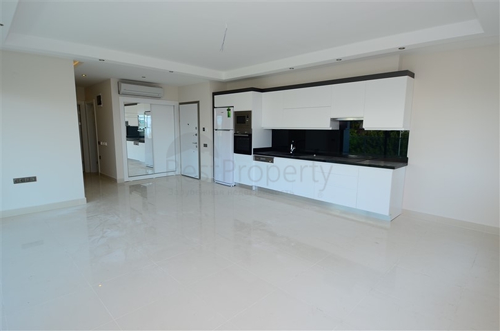 للبيع بشكل مستعجل !! شقة 2 غرفة وصالة ضمن مجمع فاخر على البحر - في كارجي جاك / الانيا 