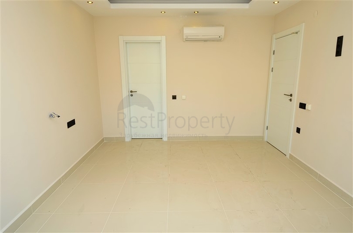 للبيع بشكل مستعجل !! شقة 2 غرفة وصالة ضمن مجمع فاخر على البحر - في كارجي جاك / الانيا 