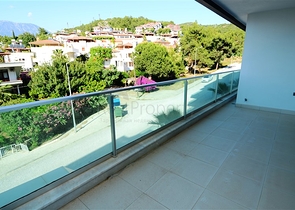 للبيع بشكل مستعجل !! شقة 2 غرفة وصالة ضمن مجمع فاخر على البحر - في كارجي جاك / الانيا 