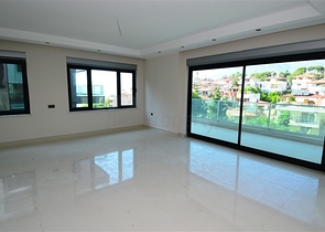 للبيع بشكل مستعجل !! شقة 2 غرفة وصالة ضمن مجمع فاخر على البحر - في كارجي جاك / الانيا 