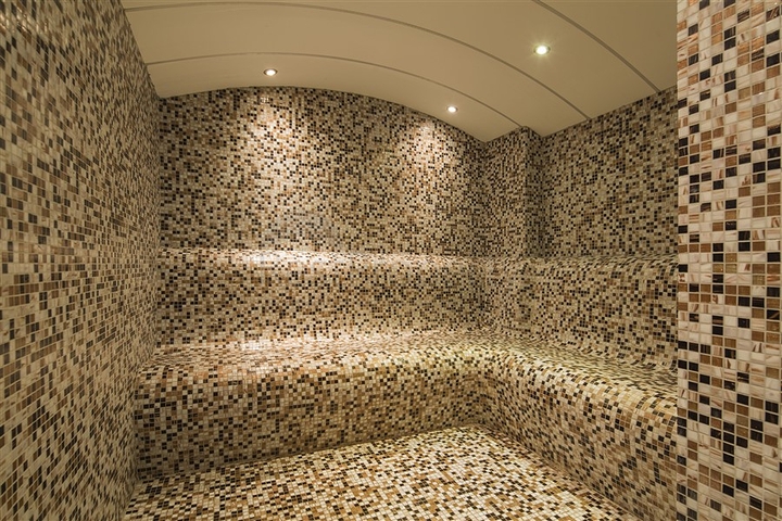 في مركز المدينة -ضمن مجمع يضم كافة الخدمات -دوبلكس 2غرفة وصالة -في مدينة الانيا 