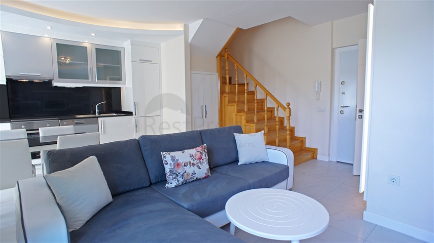 في مركز المدينة -ضمن مجمع يضم كافة الخدمات -دوبلكس 2غرفة وصالة -في مدينة الانيا 