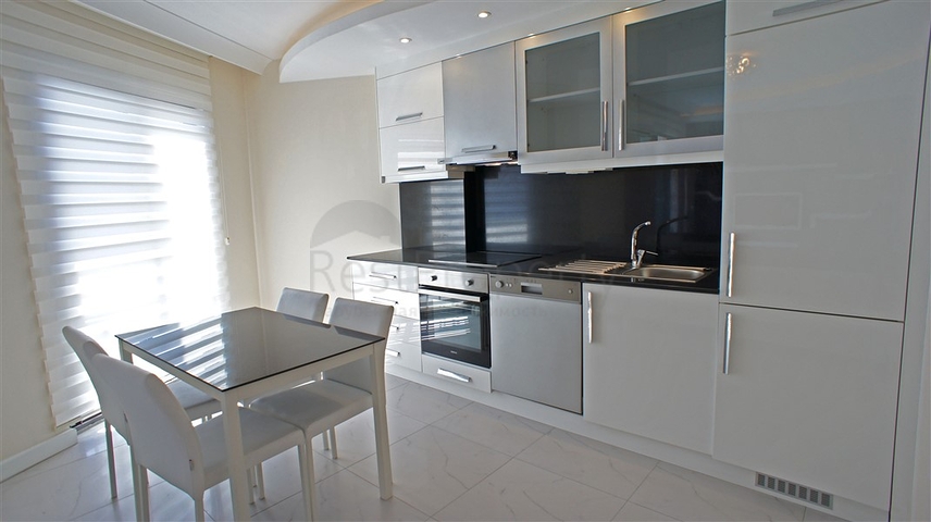 في مركز المدينة -ضمن مجمع يضم كافة الخدمات -دوبلكس 2غرفة وصالة -في مدينة الانيا 