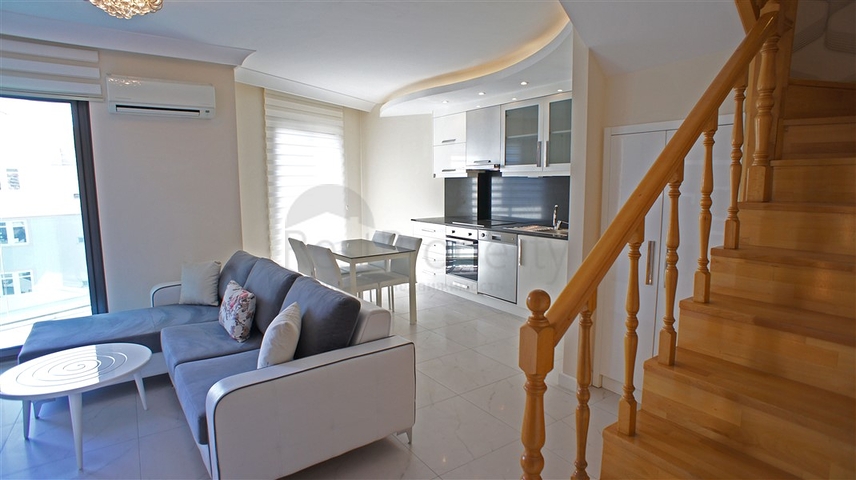 في مركز المدينة -ضمن مجمع يضم كافة الخدمات -دوبلكس 2غرفة وصالة -في مدينة الانيا 