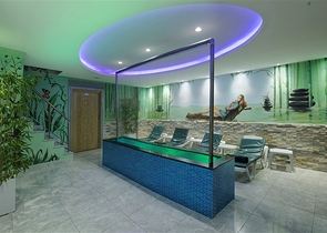 في مركز المدينة -ضمن مجمع يضم كافة الخدمات -دوبلكس 2غرفة وصالة -في مدينة الانيا 