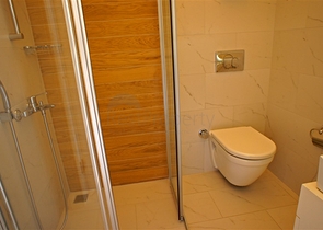 في مركز المدينة -ضمن مجمع يضم كافة الخدمات -دوبلكس 2غرفة وصالة -في مدينة الانيا 