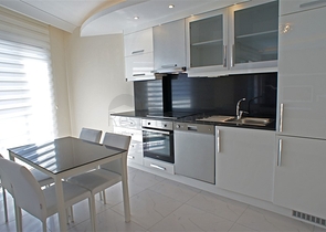 في مركز المدينة -ضمن مجمع يضم كافة الخدمات -دوبلكس 2غرفة وصالة -في مدينة الانيا 