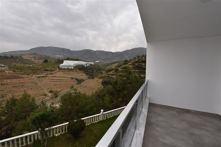 ضمن منطقة جبلية هادئة -مجمع حديث -شقة 1+1- في كارجي جاك / الانيا 