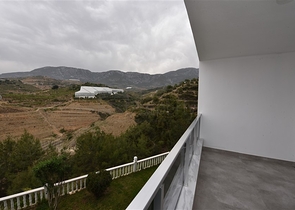 ضمن منطقة جبلية هادئة -مجمع حديث -شقة 1+1- في كارجي جاك / الانيا 