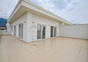 اطلالة بحر - دوبلكس بسعر منافس -من تصميم 1+4 - في مدينة الانيا/ منطقة مهموتلار 