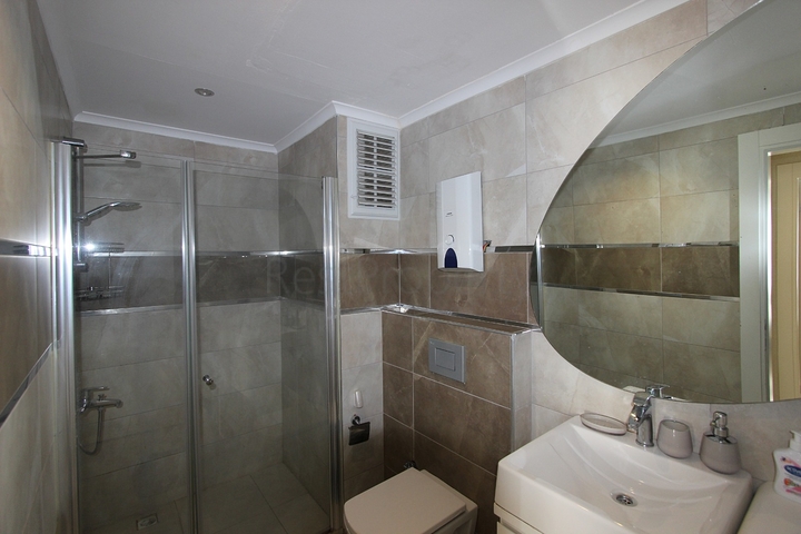 شقة انيقة ضمن مجمع فاخر - تصميم 1+1 - في مهموتلار / الانيا 