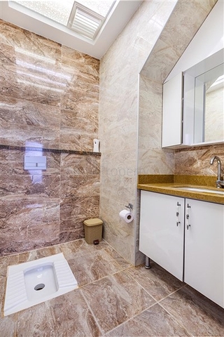 منزل العائلة - دوبلكس 4 غرف وصالة -مجمع جديد بجانب المشفى -في اوبا / الانيا 