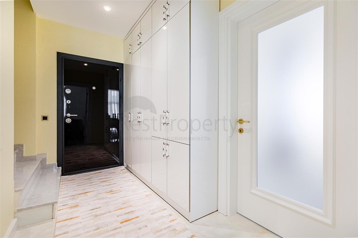 منزل العائلة - دوبلكس 4 غرف وصالة -مجمع جديد بجانب المشفى -في اوبا / الانيا 