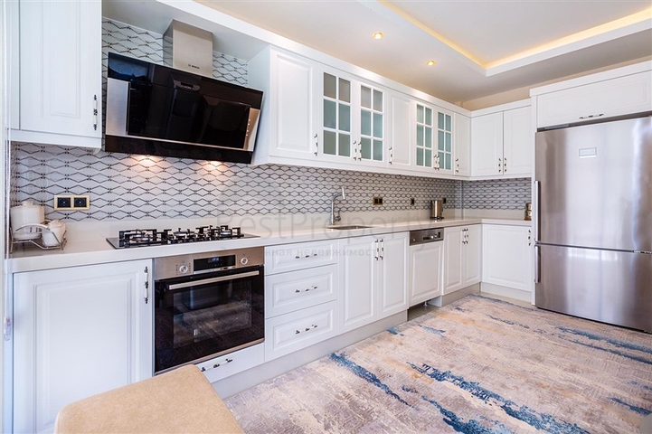 منزل العائلة - دوبلكس 4 غرف وصالة -مجمع جديد بجانب المشفى -في اوبا / الانيا 