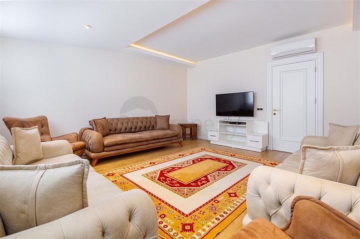 منزل العائلة - دوبلكس 4 غرف وصالة -مجمع جديد بجانب المشفى -في اوبا / الانيا 