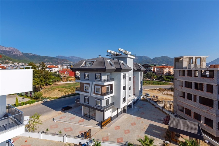 منزل العائلة - دوبلكس 4 غرف وصالة -مجمع جديد بجانب المشفى -في اوبا / الانيا 