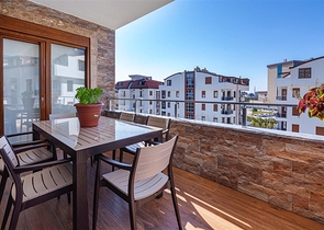 منزل العائلة - دوبلكس 4 غرف وصالة -مجمع جديد بجانب المشفى -في اوبا / الانيا 