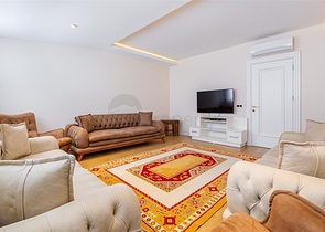 منزل العائلة - دوبلكس 4 غرف وصالة -مجمع جديد بجانب المشفى -في اوبا / الانيا 