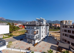 منزل العائلة - دوبلكس 4 غرف وصالة -مجمع جديد بجانب المشفى -في اوبا / الانيا 