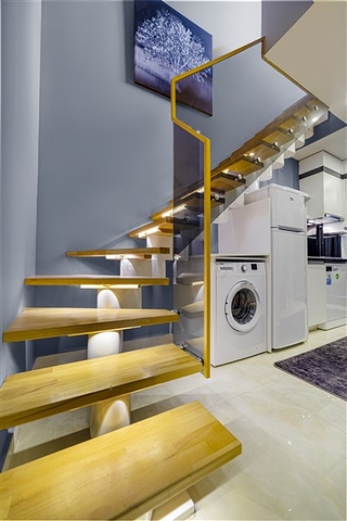 ضمن مجمع على البحر مباشرة -شقة دوبلكس انيقة -تصميم 1+1- في مهموتلار / الانيا 