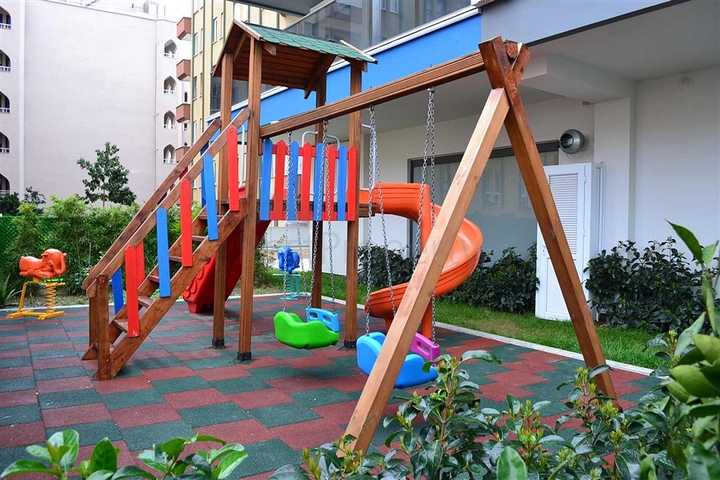 ضمن مجمع على البحر مباشرة -شقة دوبلكس انيقة -تصميم 1+1- في مهموتلار / الانيا 