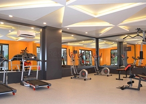 ضمن مجمع على البحر مباشرة -شقة دوبلكس انيقة -تصميم 1+1- في مهموتلار / الانيا 