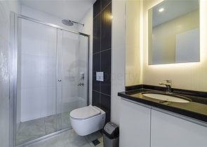 ضمن مجمع على البحر مباشرة -شقة دوبلكس انيقة -تصميم 1+1- في مهموتلار / الانيا 