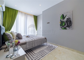 ضمن مجمع على البحر مباشرة -شقة دوبلكس انيقة -تصميم 1+1- في مهموتلار / الانيا 