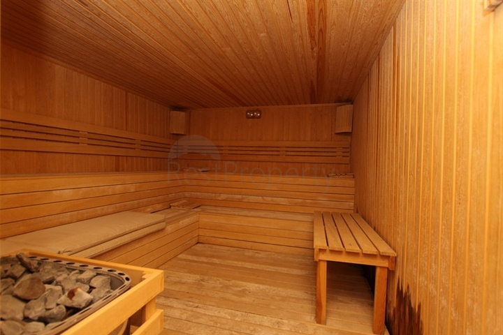 فيلا بسعر اقتصادي -اطلالة بحر -تصميم1+2 - في مركز الانيا