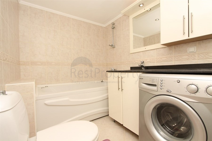 فيلا بسعر اقتصادي -اطلالة بحر -تصميم1+2 - في مركز الانيا