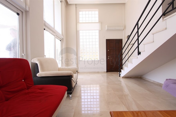 فيلا بسعر اقتصادي -اطلالة بحر -تصميم1+2 - في مركز الانيا