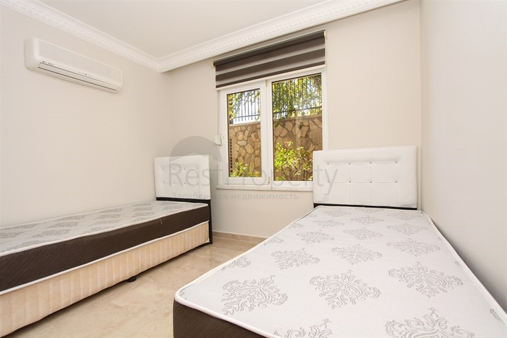 فيلا بسعر اقتصادي -اطلالة بحر -تصميم1+2 - في مركز الانيا