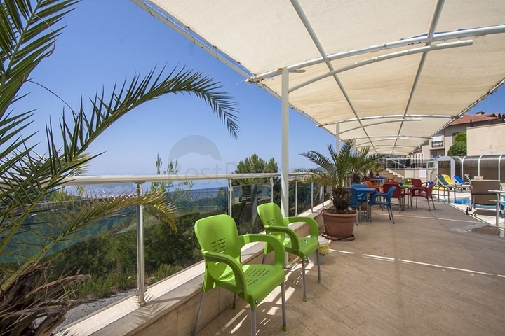 فيلا بسعر اقتصادي -اطلالة بحر -تصميم1+2 - في مركز الانيا