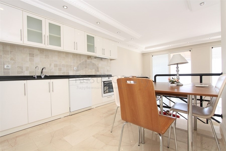 فيلا بسعر اقتصادي -اطلالة بحر -تصميم1+2 - في مركز الانيا