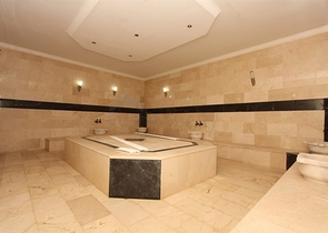 فيلا بسعر اقتصادي -اطلالة بحر -تصميم1+2 - في مركز الانيا