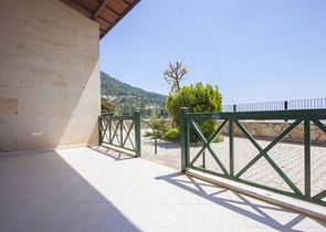 فيلا بسعر اقتصادي -اطلالة بحر -تصميم1+2 - في مركز الانيا