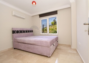 فيلا بسعر اقتصادي -اطلالة بحر -تصميم1+2 - في مركز الانيا