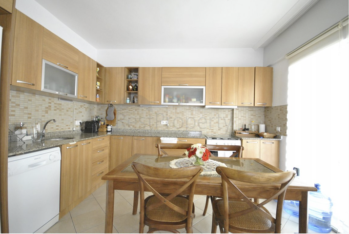 شقة 2 + 1 مفروشة في كاميوفا كيمير على بعد 500 م من البحر