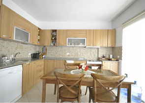 شقة 2 + 1 مفروشة في كاميوفا كيمير على بعد 500 م من البحر