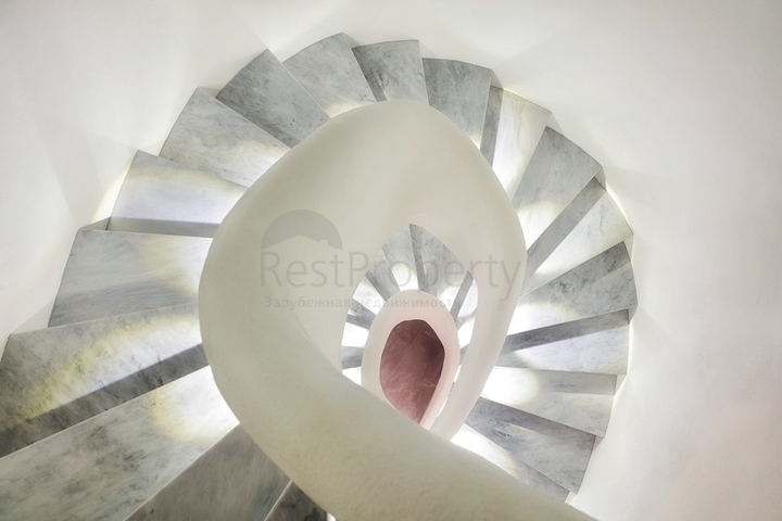 فيلا فاخرة 4 + 1 مع أثاث مطلة على البحر الأبيض المتوسط