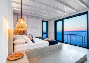 فيلا فاخرة 4 + 1 مع أثاث مطلة على البحر الأبيض المتوسط