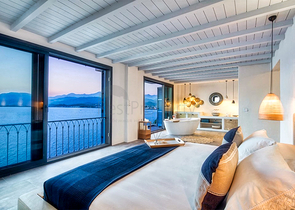 فيلا فاخرة 4 + 1 مع أثاث مطلة على البحر الأبيض المتوسط