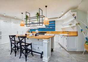 فيلا فاخرة 4 + 1 مع أثاث مطلة على البحر الأبيض المتوسط