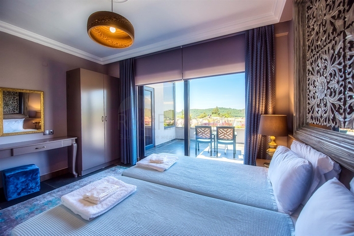 فيلا 3 + 1 مفروشة بحمام سباحة خاص في أوفاجيك فتحية