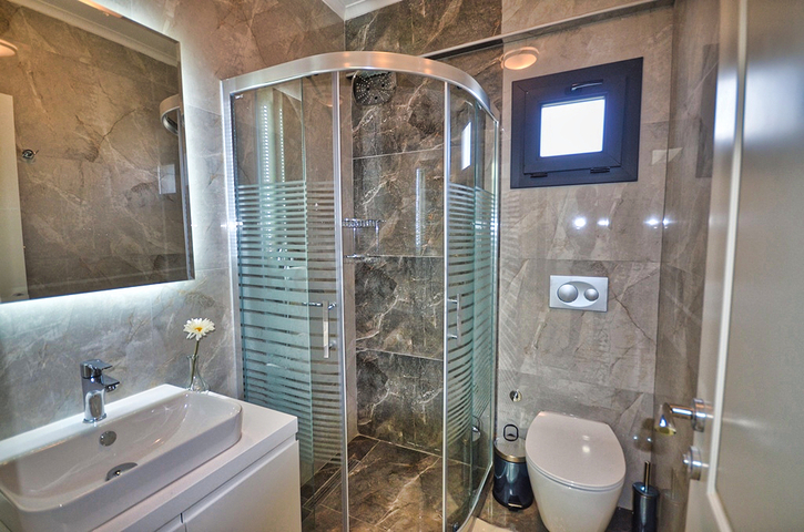 شقة 1 + 1 في مجمع في تشاليش على مسافة قريبة من البحر