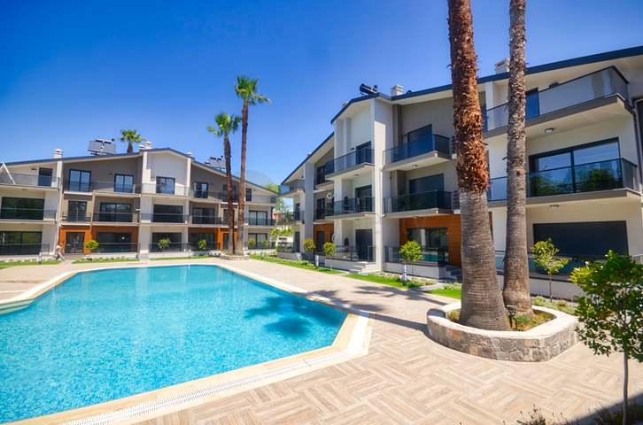 شقة 1 + 1 في مجمع في تشاليش على مسافة قريبة من البحر